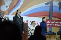 Сурдопереводчики за работой