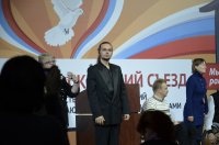 Сурдопереводчики за работой